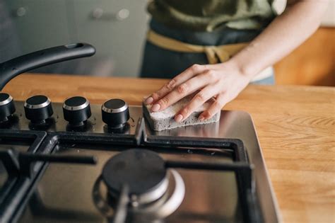 how to remove scratches from stainless steel gas cooktop